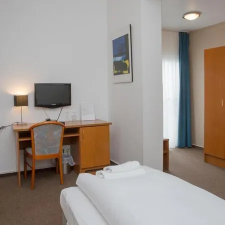 Goethe Messe By Trip Hotel Frankfurt am Main